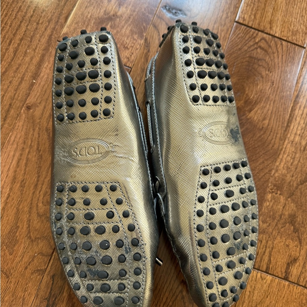 Tods Metallic Loafers with Bow Detail - Picture 5 of 5